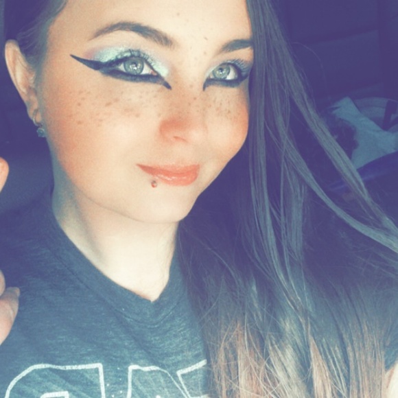 Meet your Posher,  Alex - Picture 1 of 1